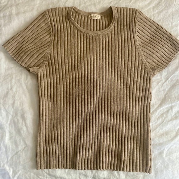 Sister Katie Rob Sweater Tee in Medium - Picture 1 of 3